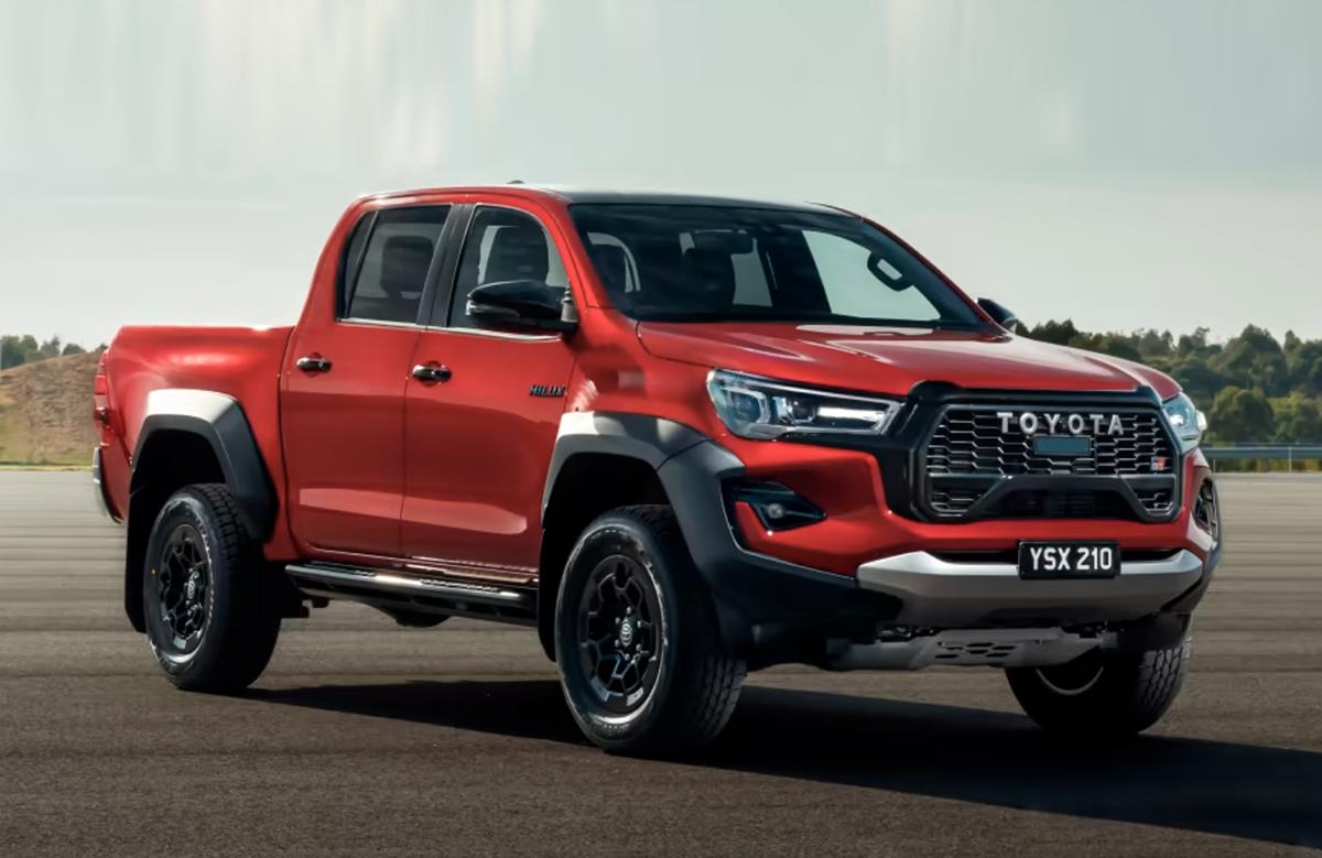 新款丰田Hilux运动版海外上市，外观很霸气，约合人民币35万元