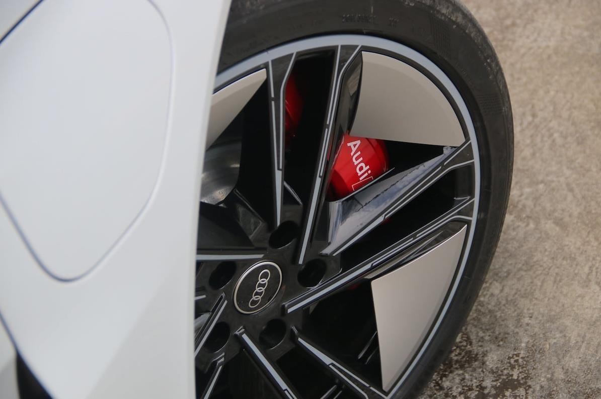 2023款奥迪e-tron GT，R8工厂制造，赛车空气动力学技术