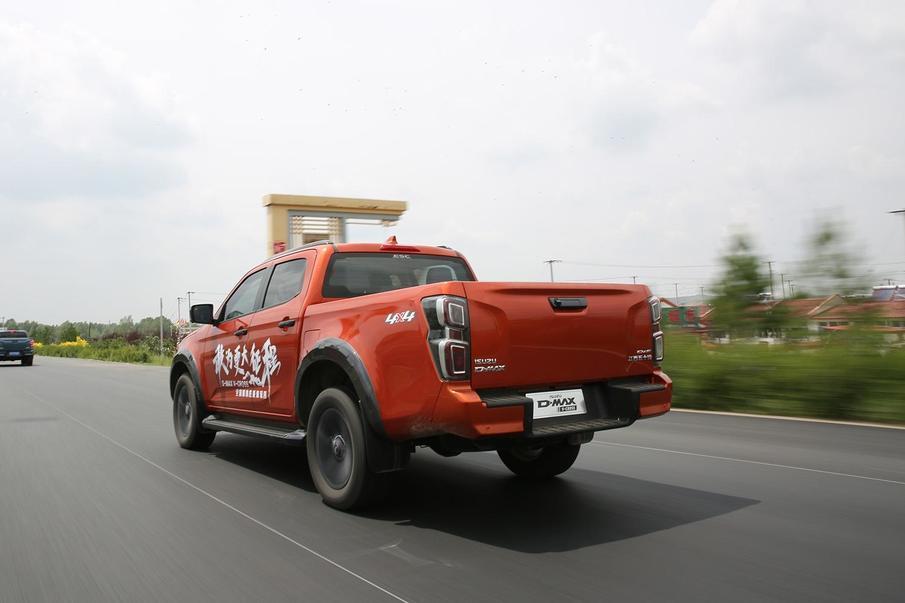 试驾江西五十铃D-MAX V-CROSS 靠实力说话