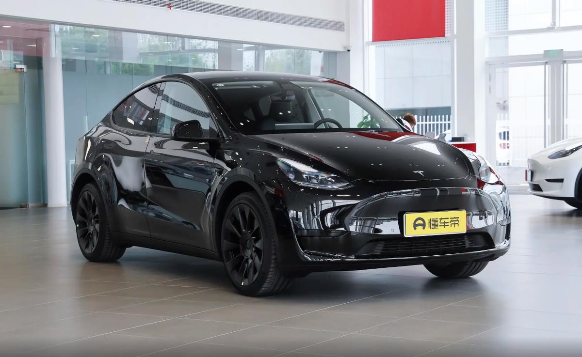 手握25万预算买车，凭啥要选特斯拉Model Y，而不是日产艾睿雅？