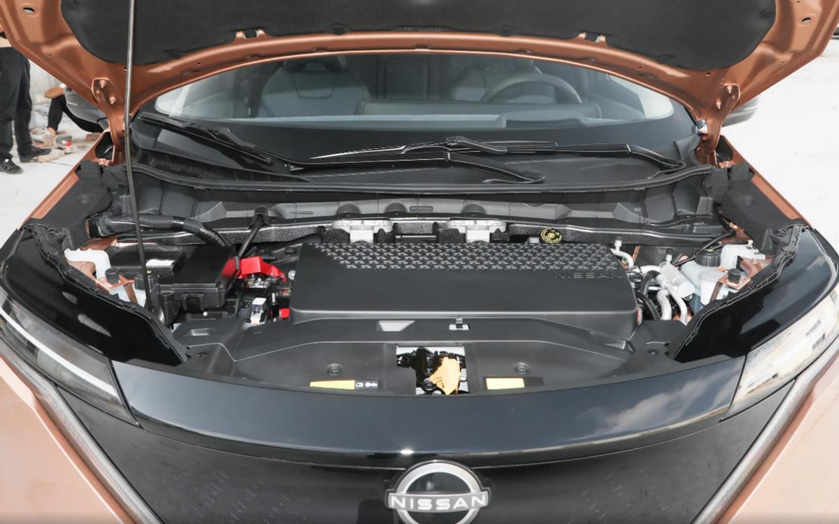 手握25万预算买车，凭啥要选特斯拉Model Y，而不是日产艾睿雅？