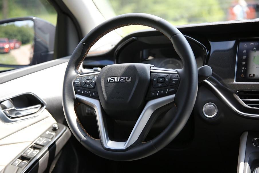 试驾江西五十铃D-MAX V-CROSS 靠实力说话
