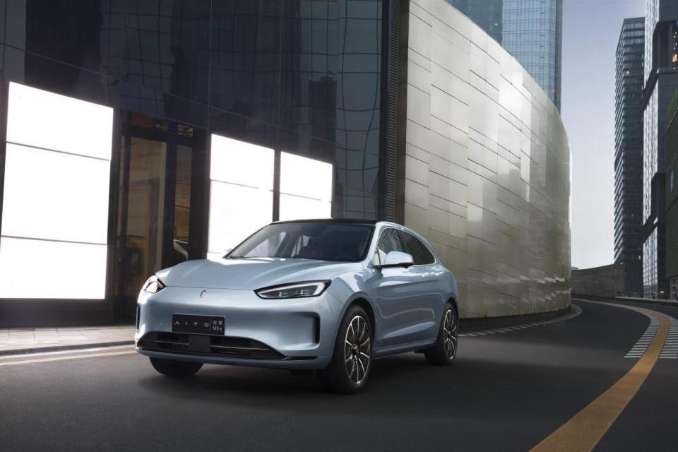 问界M5标准版正式上市，价格下降，对标Model Y？