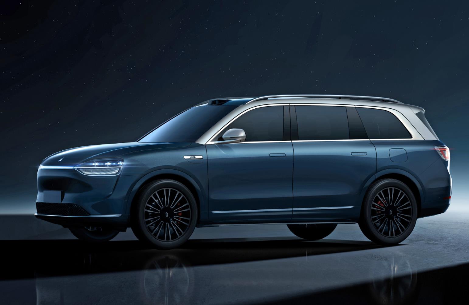 问界M9将对标奔驰GLS、路虎揽胜？搭鸿蒙4.0、后轮转向、800V平台