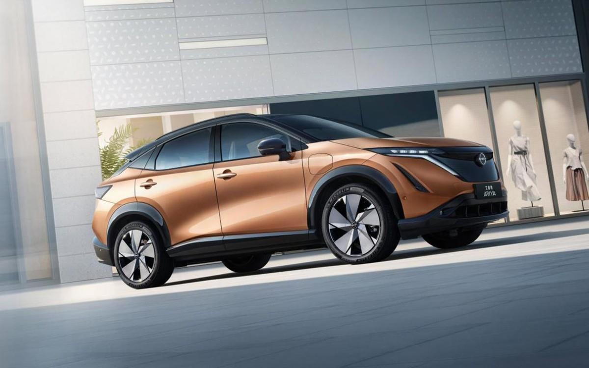 手握25万预算买车，凭啥要选特斯拉Model Y，而不是日产艾睿雅？
