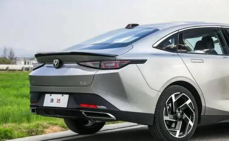 还看轩逸？不到8万买A级车，长安逸达全新车型来了