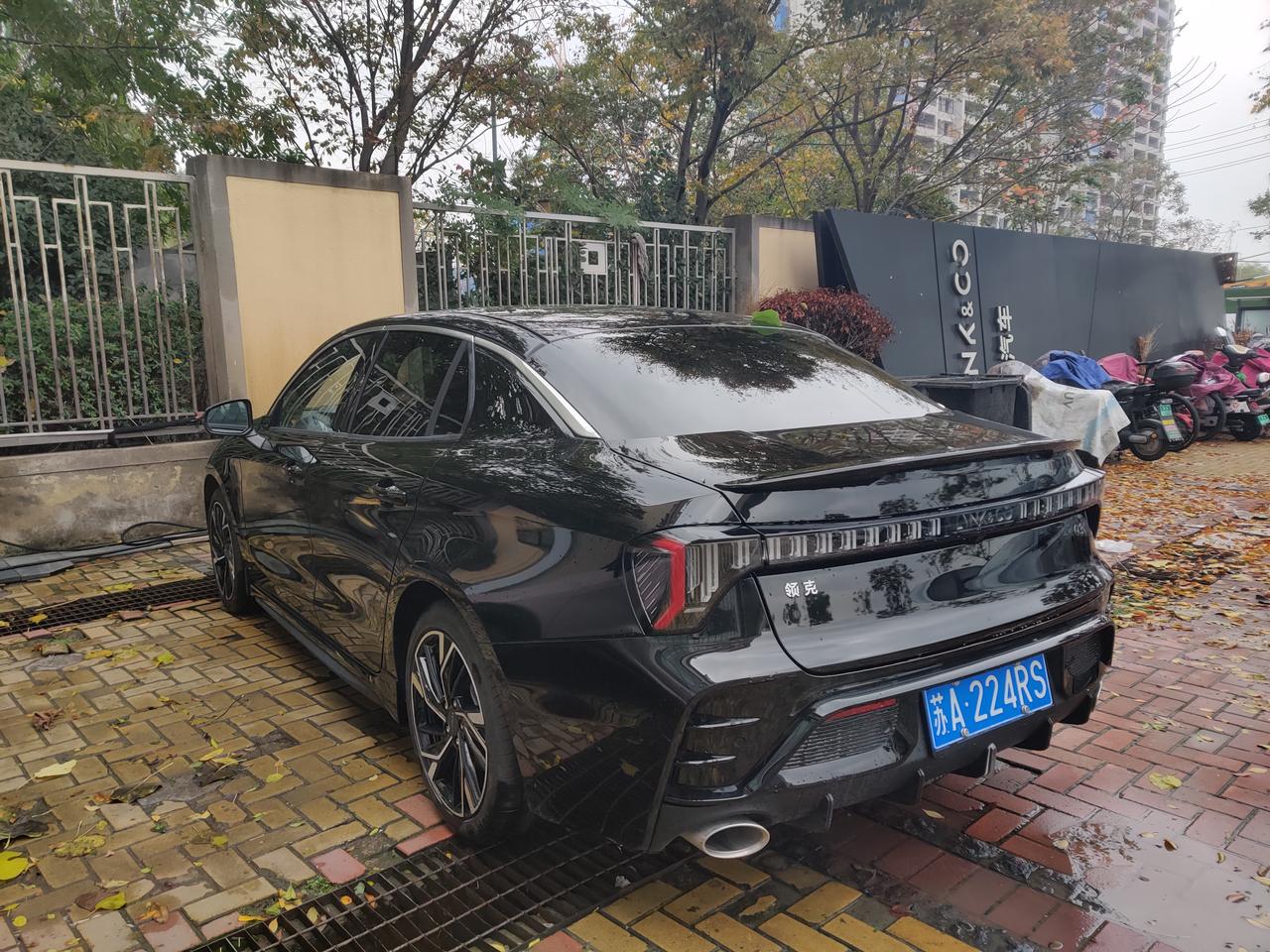领克03 兄弟们，我想问下，我开车遇到小坑就很颠簸，很颠簸，想知道啥原因。 23款halo胎压的话，总感觉还不是重点，我