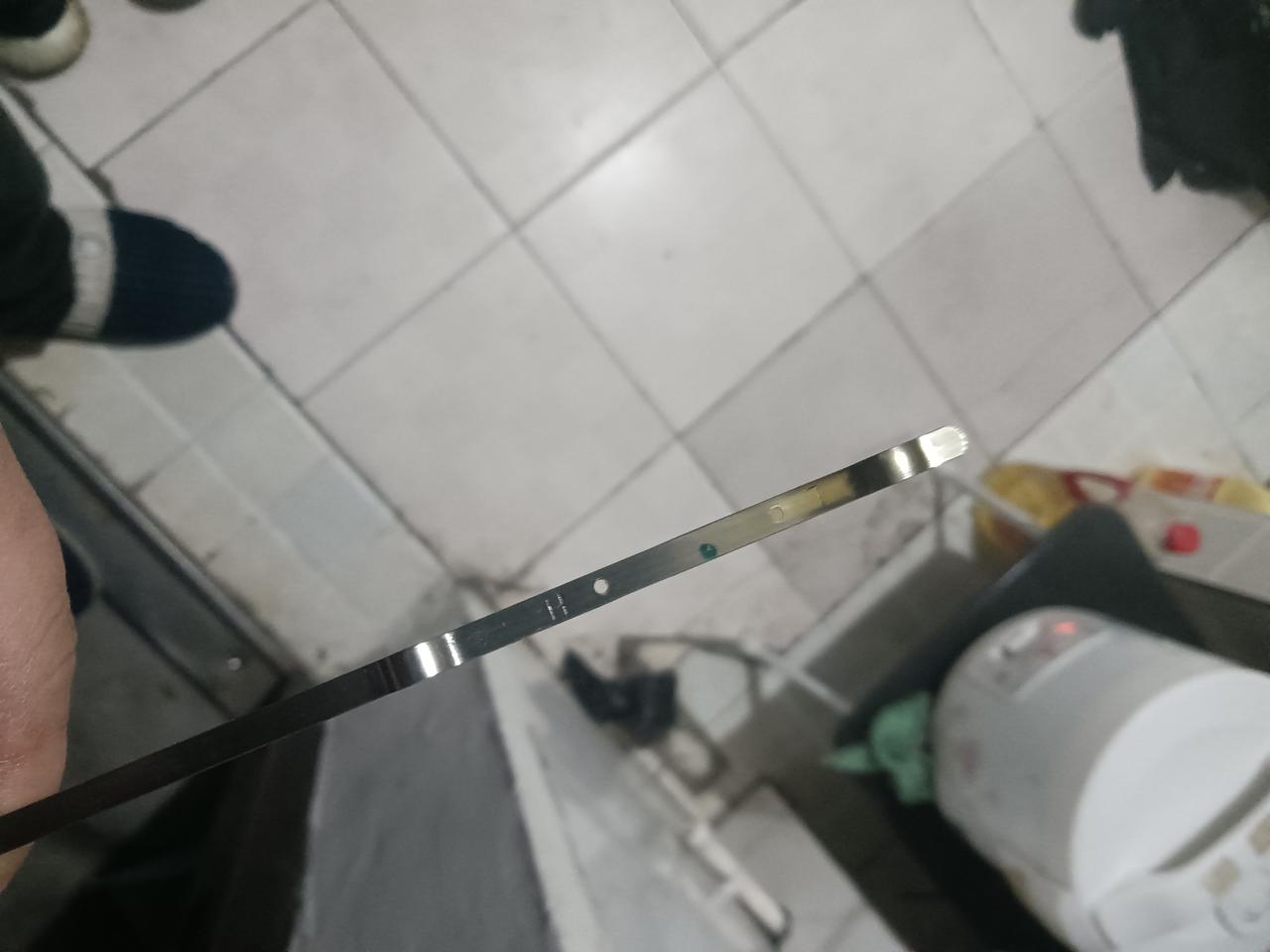 各位轩逸车主你们好，请问你们车的首保加多少机油？为什么4s店给我车加了俩升伴的机油