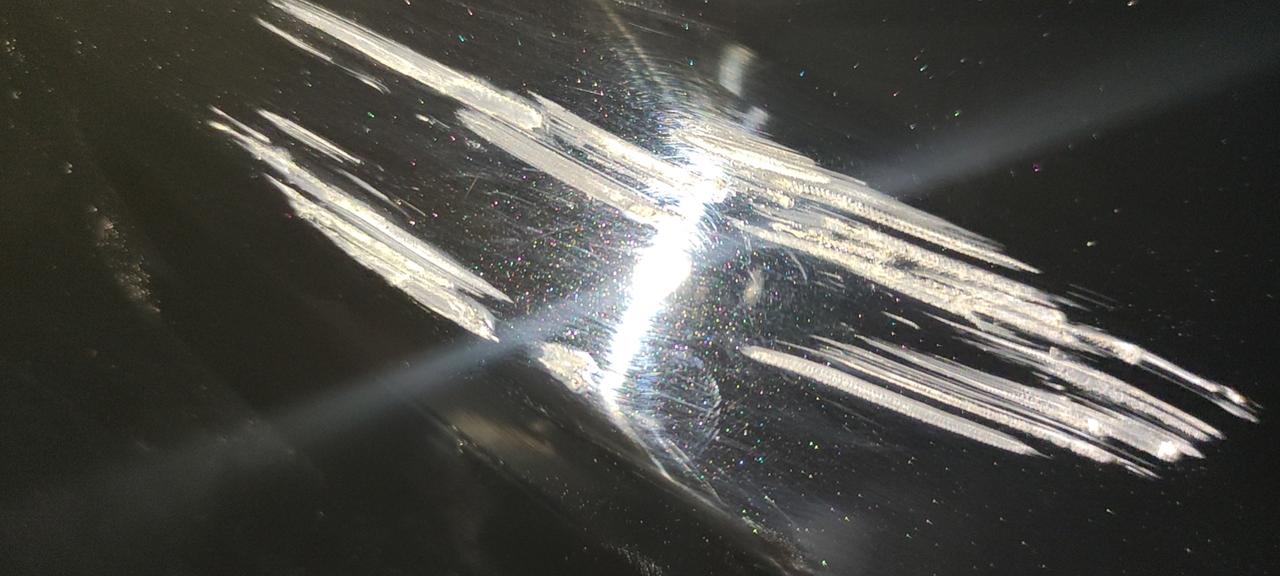 领克03 兄弟们，刚提回家3个多小时就剐蹭了，这种情况是补漆还是抛光？感觉划痕挺深的
