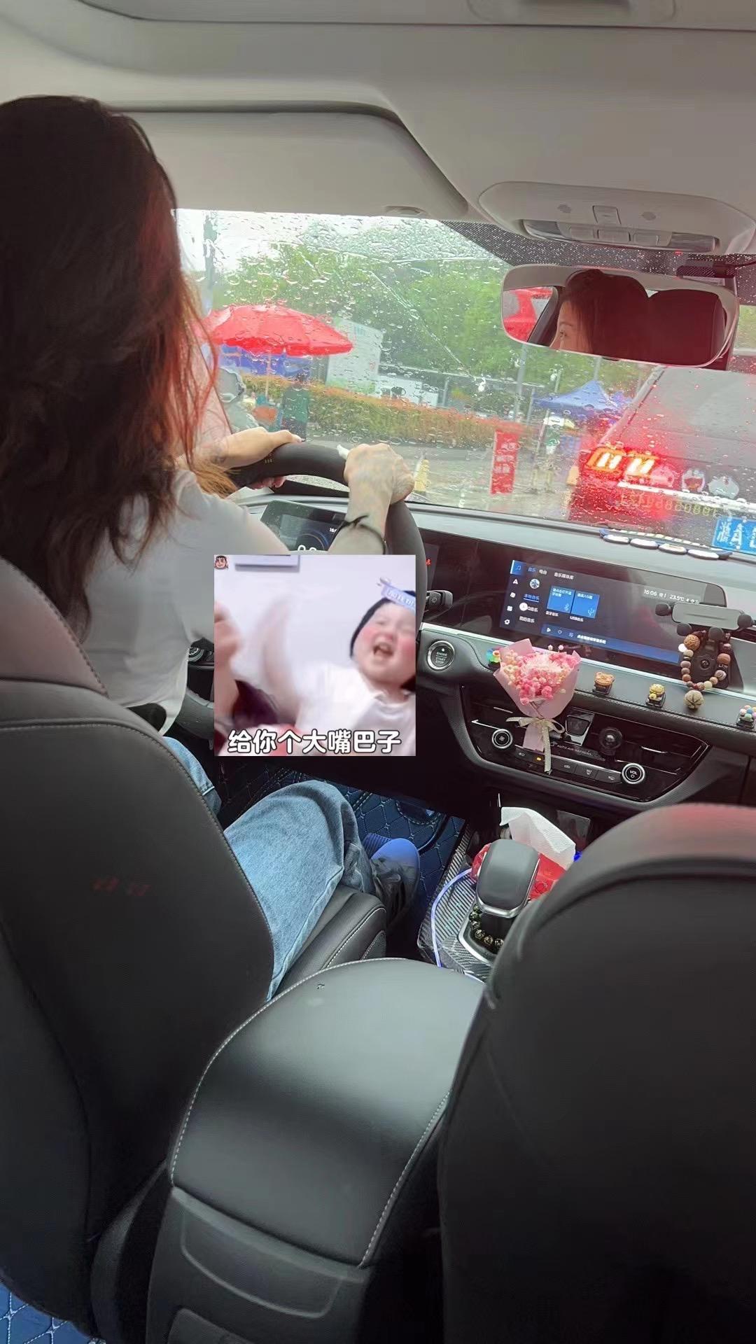 奔驰GLA AMG 女友分手 她现在开什么车 求真相