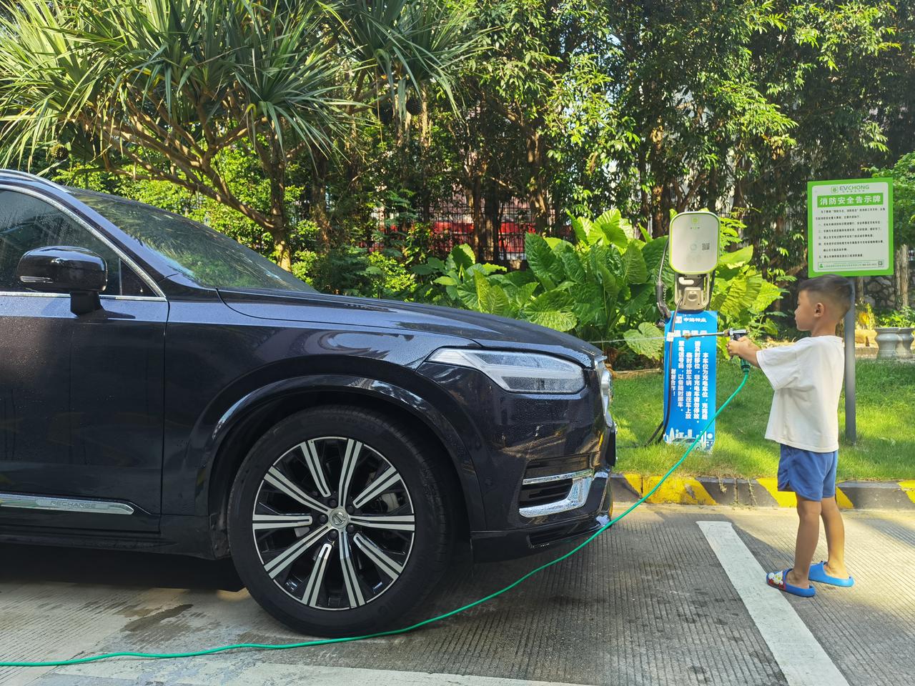 沃尔沃XC90 RECHARGE 亲们，你们有在4S店购买零部件延保吗？
