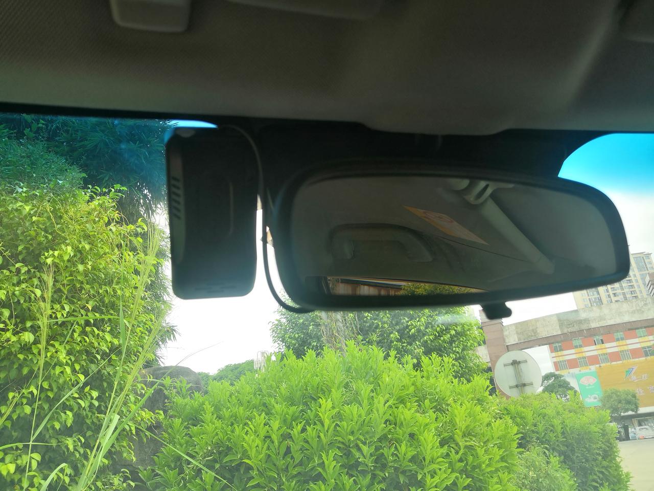 长城风骏7 请问一下这是原车自带的行车记录仪吗，该怎么使用