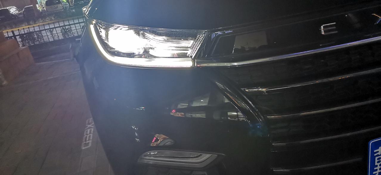 星途TX 你们的马儿   车灯亮度如何？我的2号远近光都不太亮，有一次夜里回老家   与对向车辆相遇切换近光   差点撞