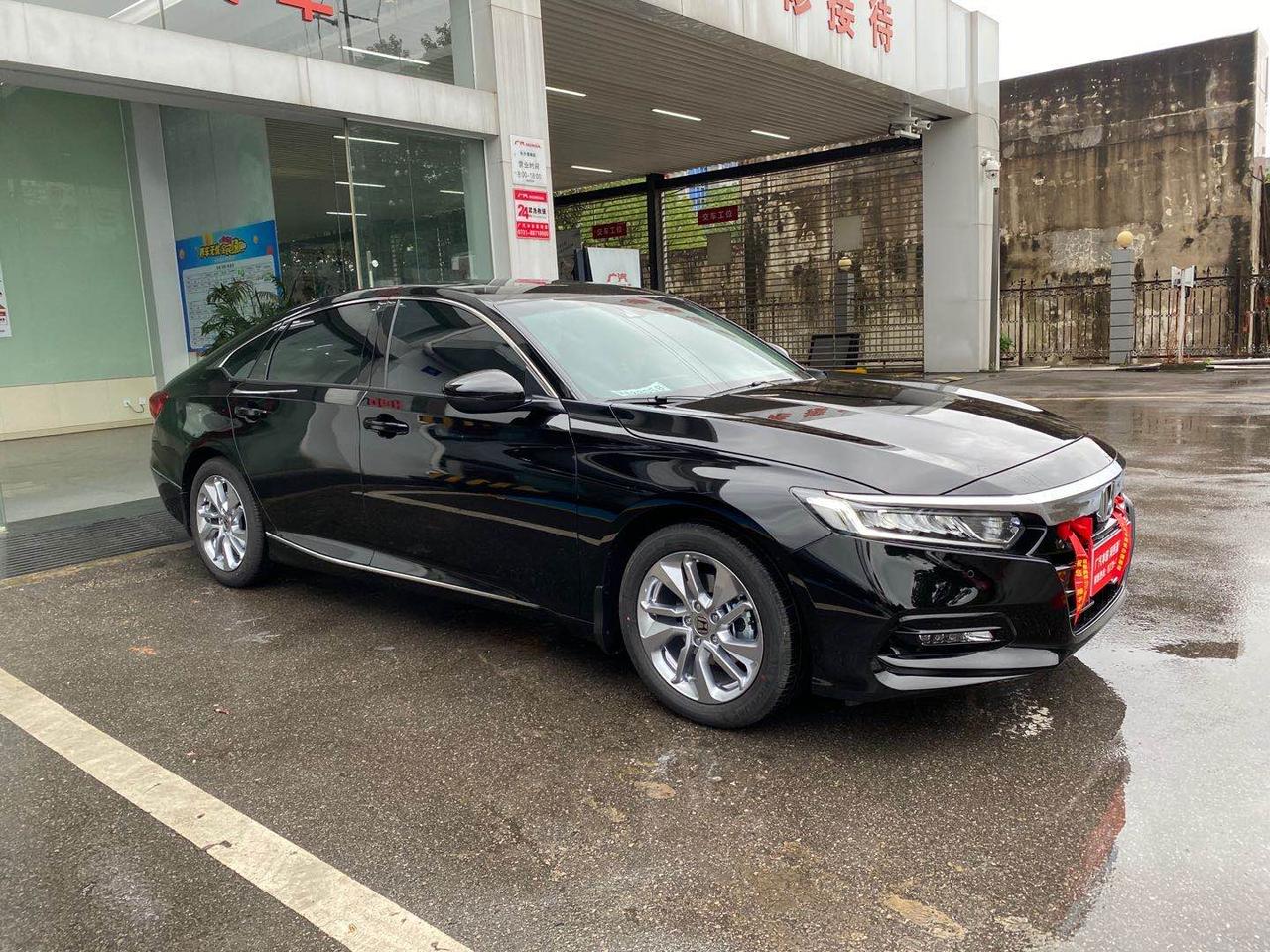 雅阁豪华版落地21点多，发票金额给我开的17.8这个正常吗