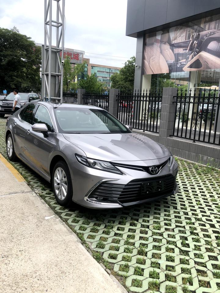 丰田凯美瑞 2.0豪华燃油车 欢迎于大家交流