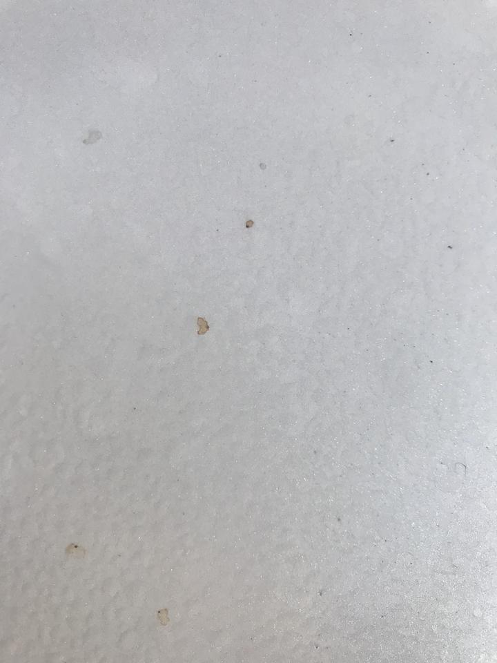 丰田凯美瑞 这个是什么呀，上次全车身都是，抛光后昨天下雨，又有了，经常停在路边。养个车真不容易。