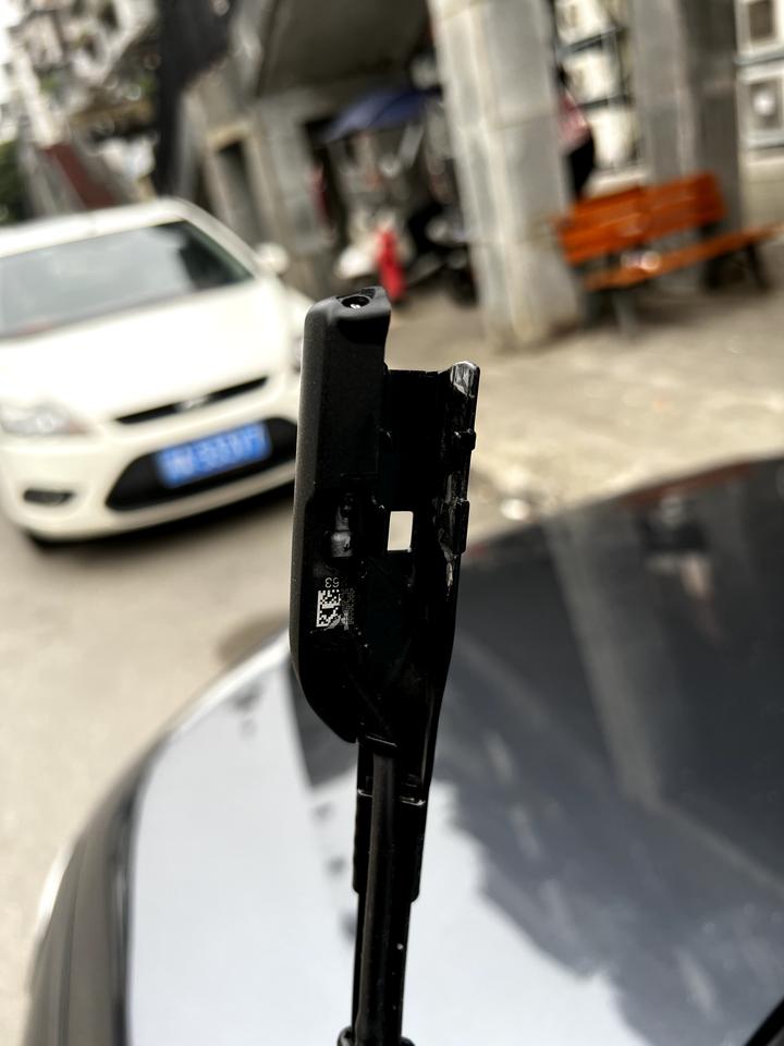 22款本田思域劲控版的雨刮器怎么买啊，推荐的都是u型的，可是和原车都不匹配，有大佬知道吗？能否直接推荐一个型号，原车是这