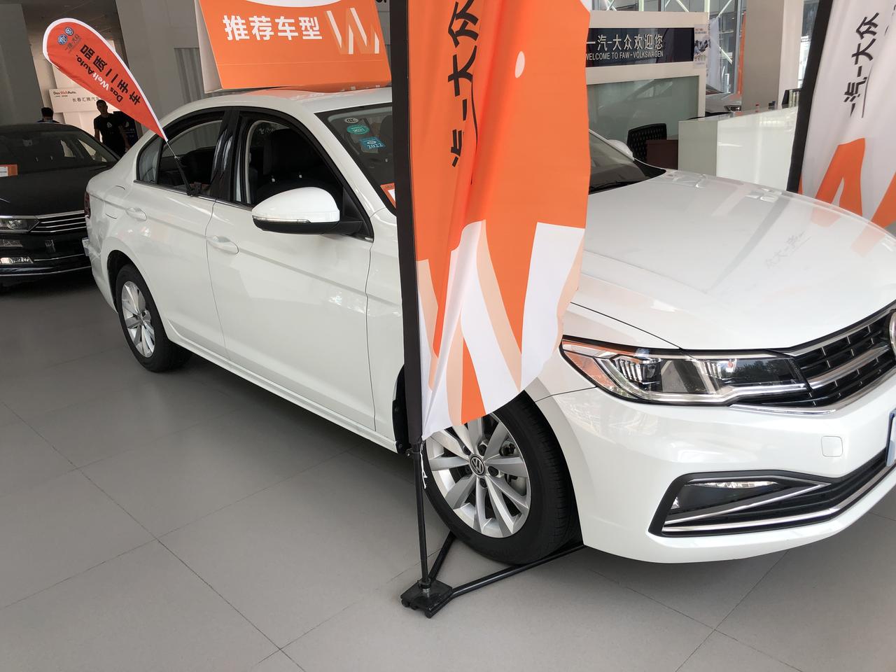 20年7月上牌的宝来280精英，是4s店试乘试驾跑了2000多公里，目前要价12.3，估计还能讲下来一点，自己在上个保险