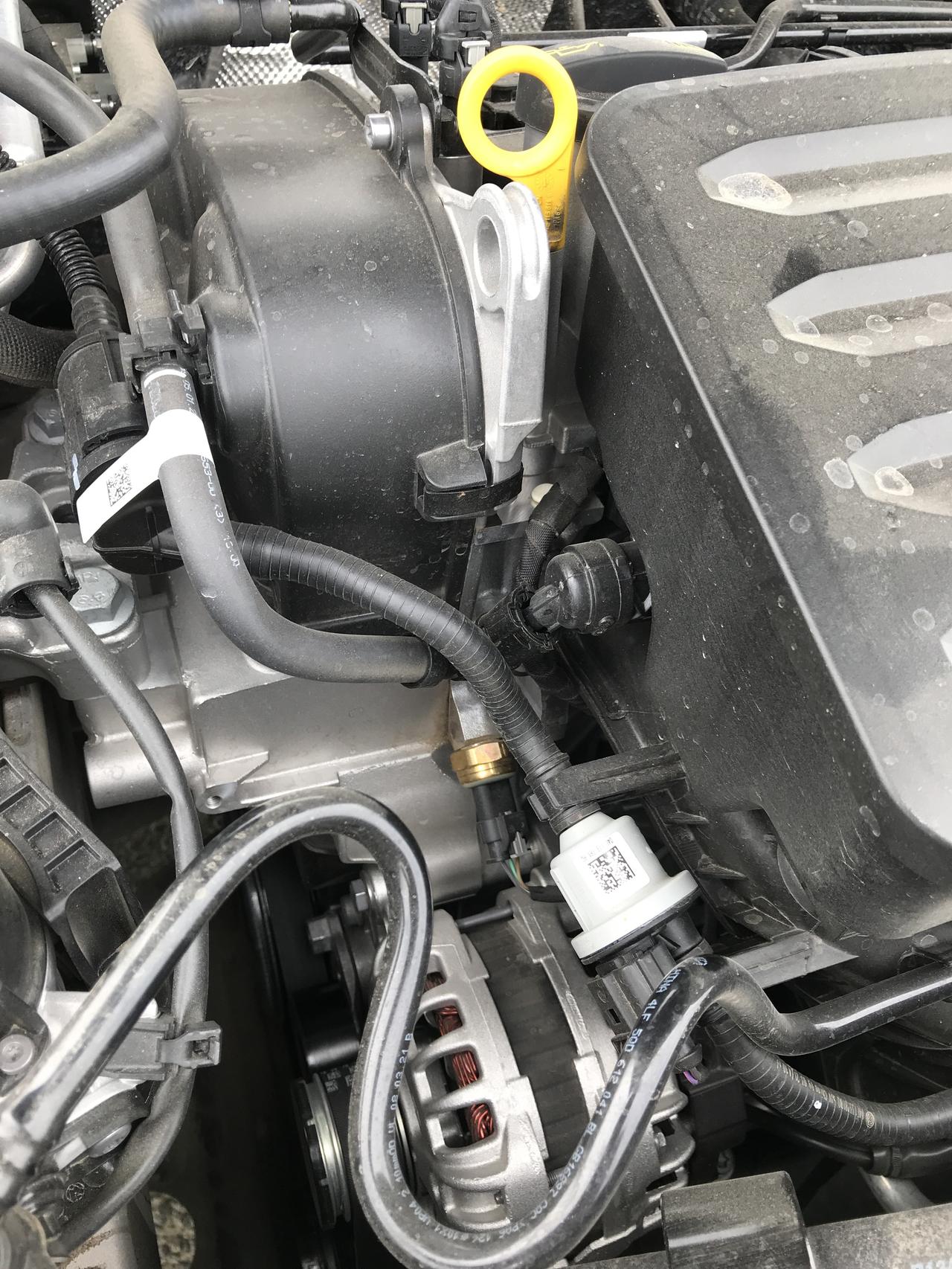 大众宝来 新车5000公里不到，是不是漏机油？