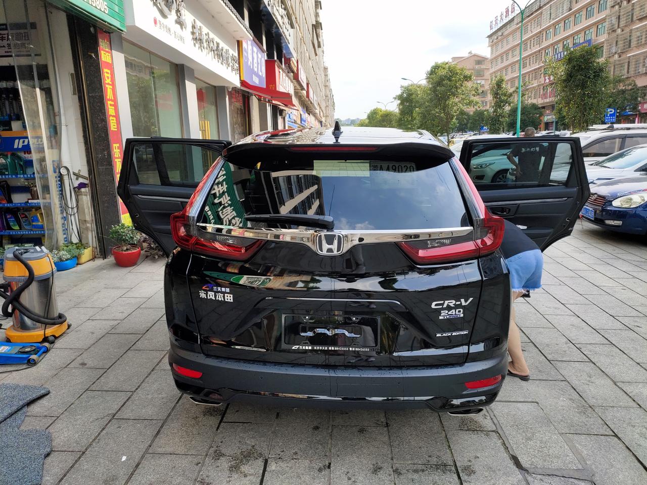 本田CR-V 2021款的两驱黑爵士，你们的主动刹车怎么样？我怎么感觉遇到前车只有个提示，没有自主刹车的动作？还是不够突