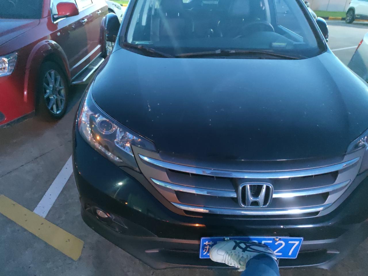本田CR-V 这个车只要时间跑长一点，前轮打死就会有咯噔咯噔的声音，平时吧又没事，老是间歇性的，就感觉前轮啃东西，是哪里