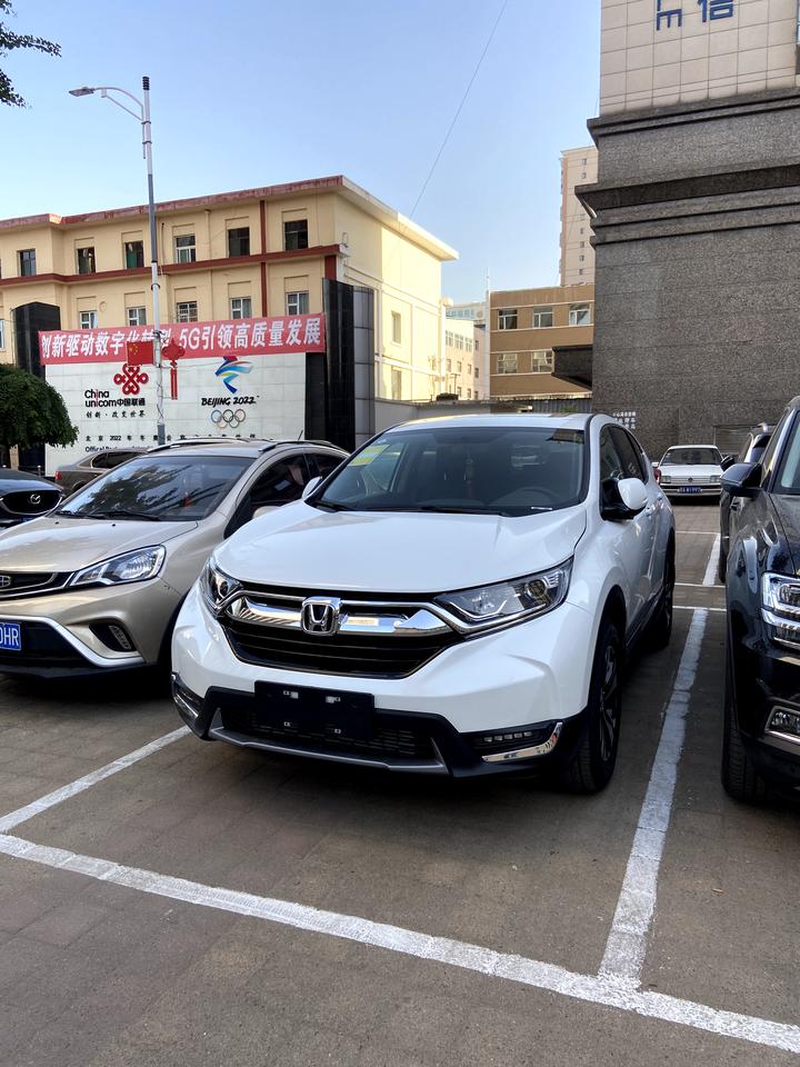 本田CR-V 前天刚提的耀目plus风尚版两驱，今天开车上班发现，开一会车，发动机舱就有像蛐蛐的叫声，怠速也有这种现象，