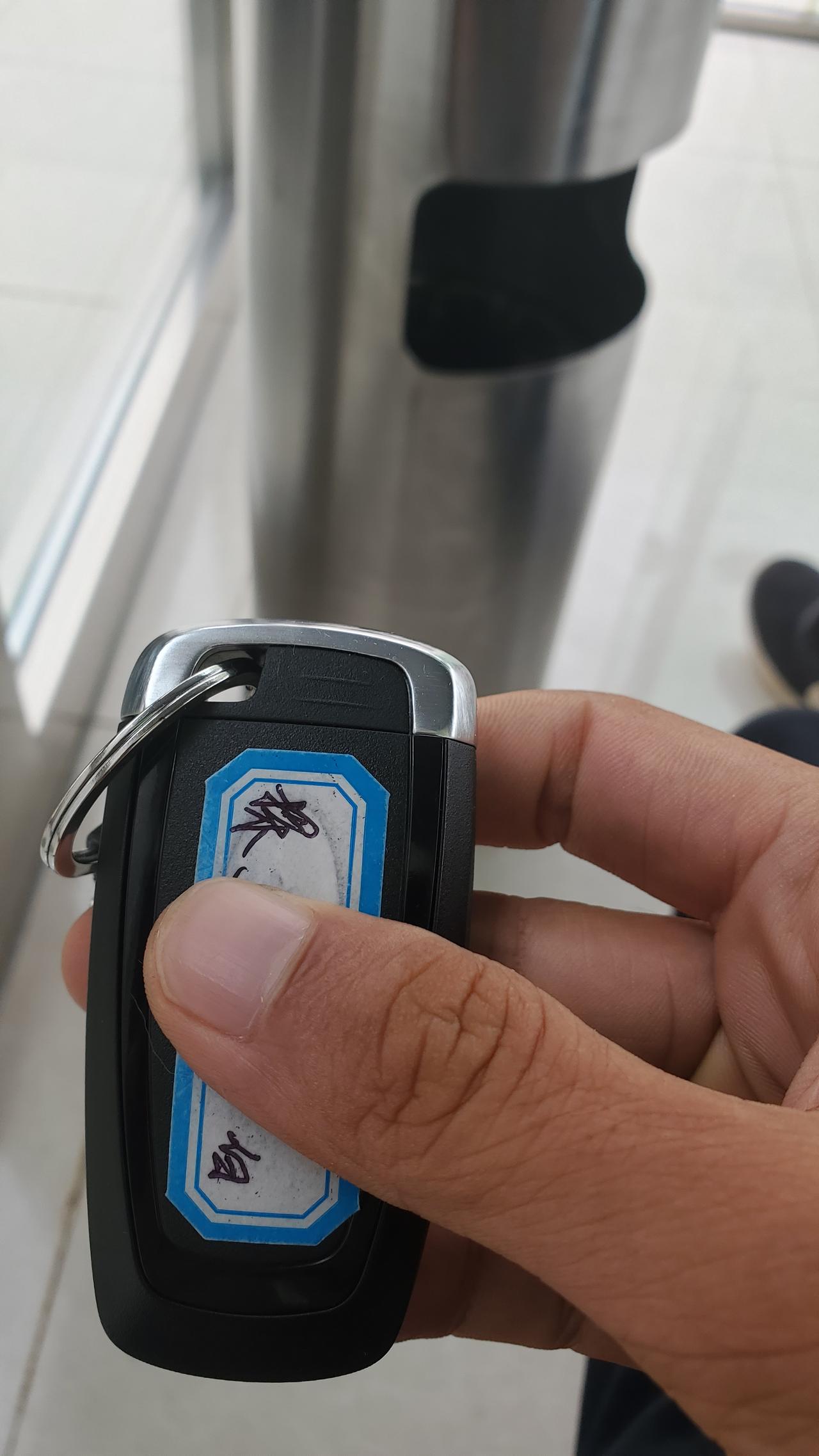 福特探险者 没时间认证，想请教下各位大佬，经济模式下，前方红灯，40码滑行，变速箱自动降档（滑行受阻），还得补油；临近路
