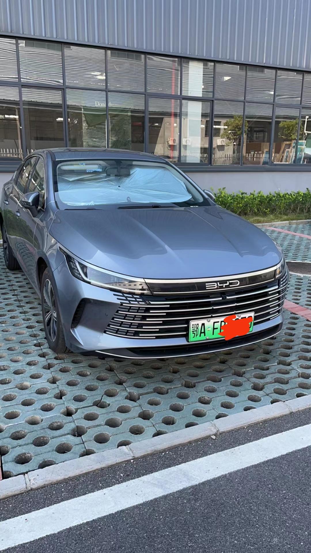 比亚迪驱逐舰 05 前脸毁所有，不耐看。