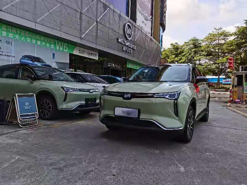 威马威马W6 资金不充裕，首先考虑是2手的小鹏G3，或是全新的G3i。筛选了几个品牌，后面对比了w6。再加上威马车商给了
