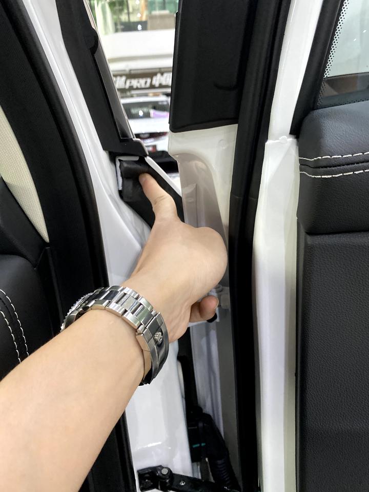 吉利豪越 这个是啥？今天去试驾了1.8t的 好像没什么没力的情况 感觉还行啊