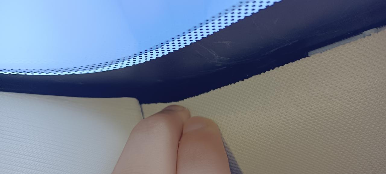 长安欧尚X5 兄弟们我歇逼了，我是旗舰自带环视行车记录仪，但是在汽车美容店弄脚垫的时候又给我加装了行车记录仪在车顶走线，