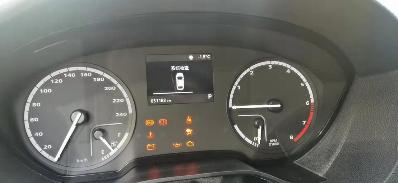 兄弟们19年的观致3。现在跑了3万多公里，没有大事故，有轻微的补漆。35,000买，值不值？