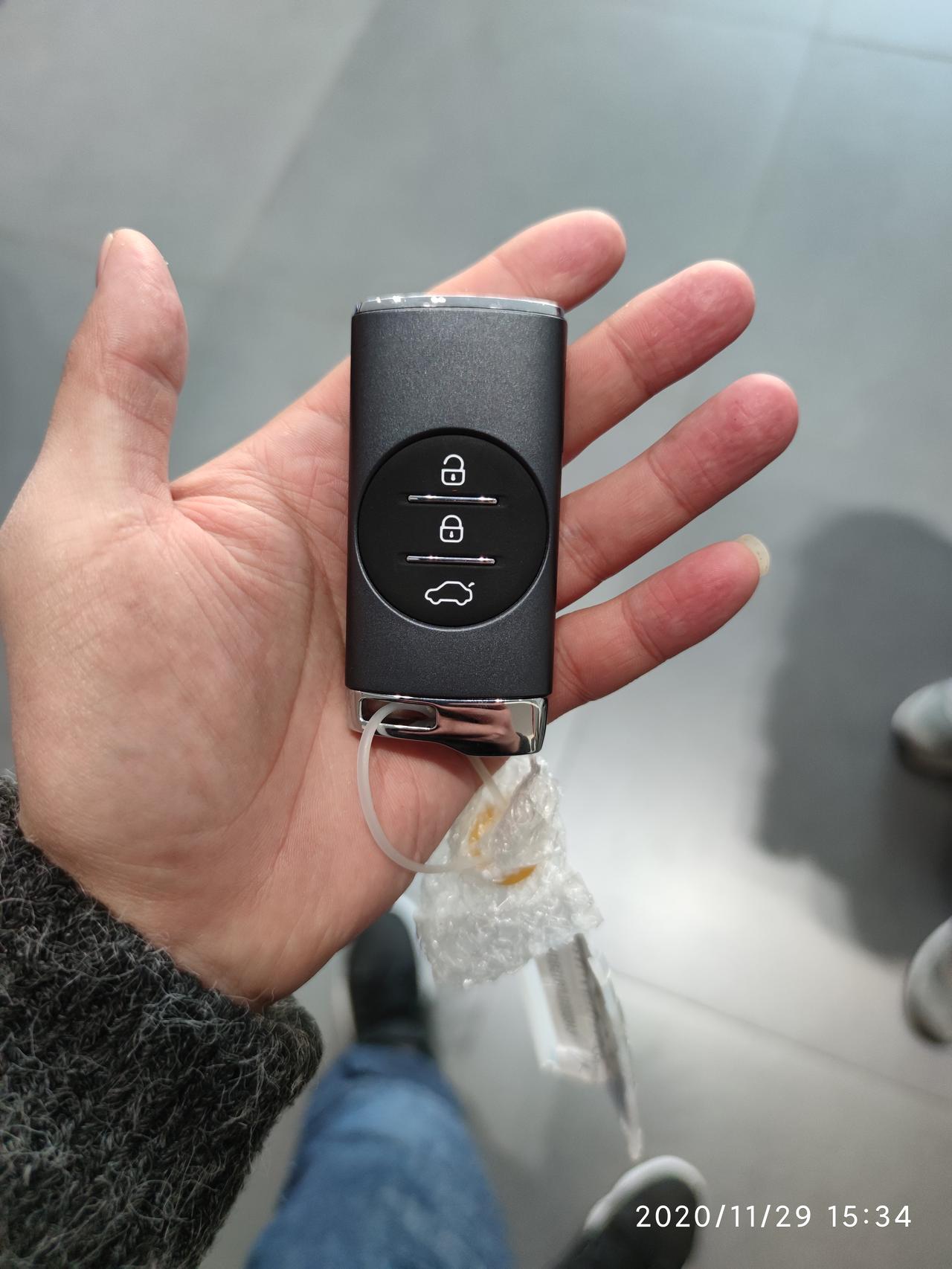 奇瑞瑞虎7 已提车，请问各位老哥主驾车门子好关吗？我这个就主驾尤其难关