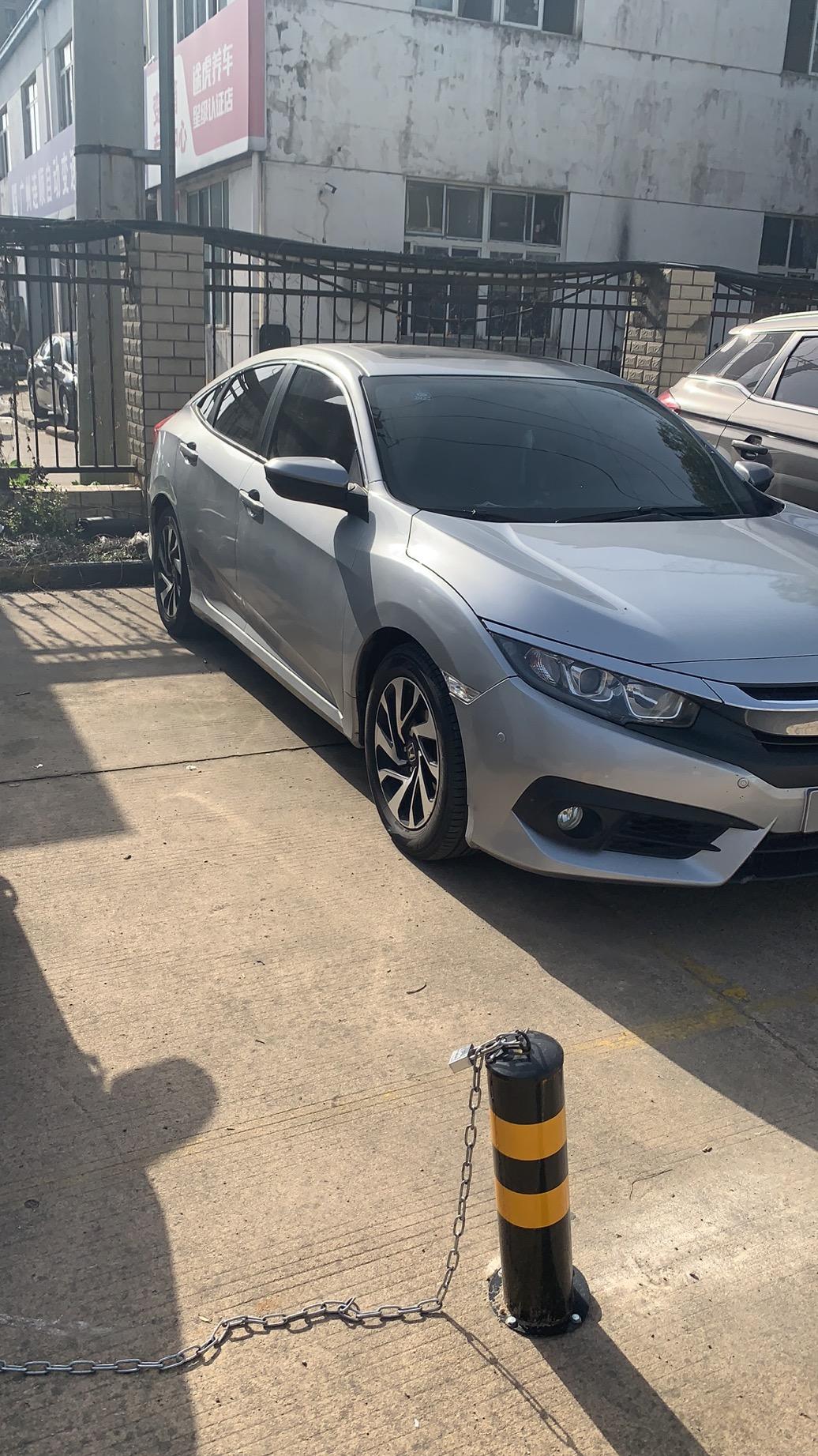 十代思域正常行驶中发出滴滴滴蜂鸣声，然后中控屏幕显示倒车影像怎么回事？车友们有知道的嘛