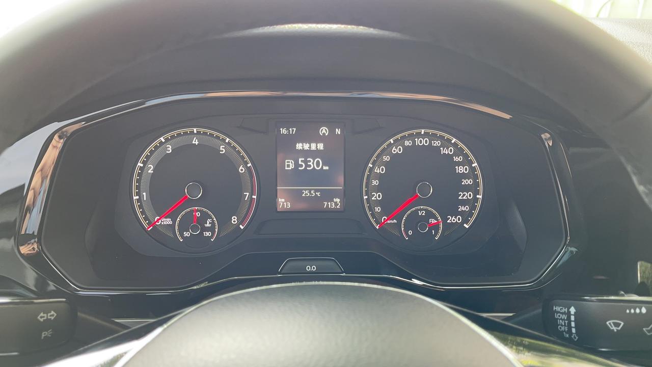 大众宝来 5月底提的车，其它感觉都不错，就是感觉空调制冷效果好像不太强