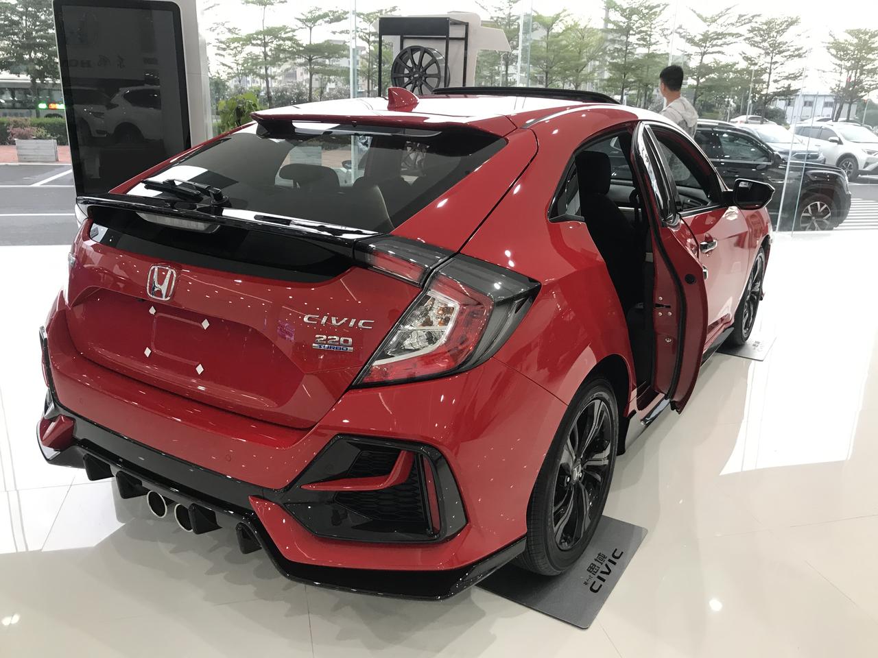 思域 2020款 HATCHBACK 220TURBO CVT潮酷控  兄弟们都来集合说说你的落地价格和裸车价格