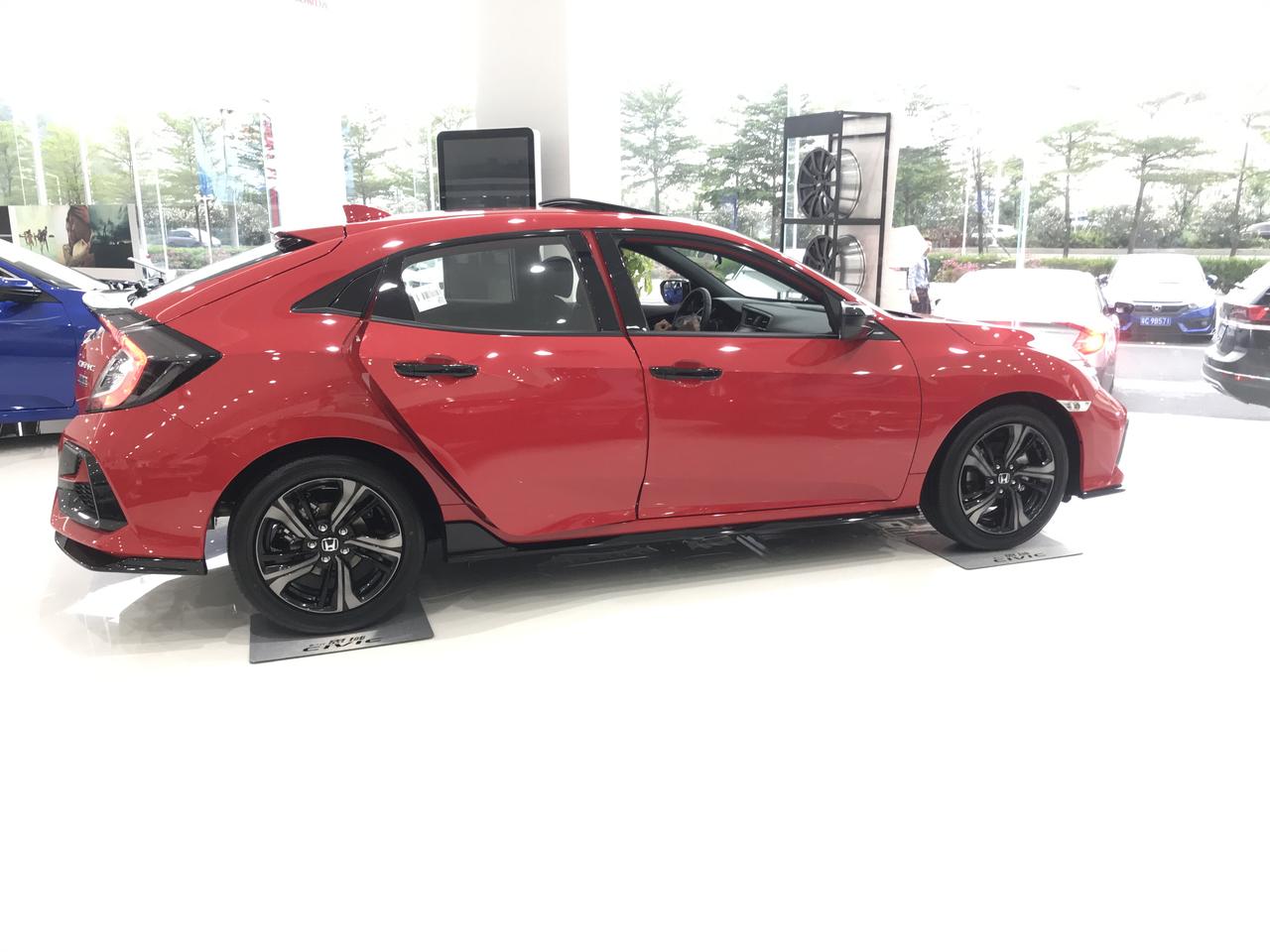 思域 2020款 HATCHBACK 220TURBO CVT潮酷控  兄弟们都来集合说说你的落地价格和裸车价格