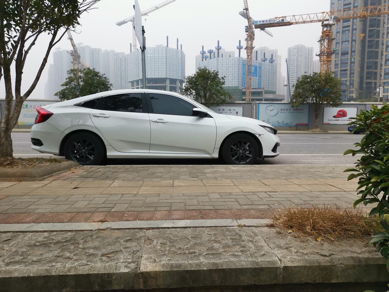 十代思域有没有玻璃水显示，就是没有玻璃水了会显示要加水