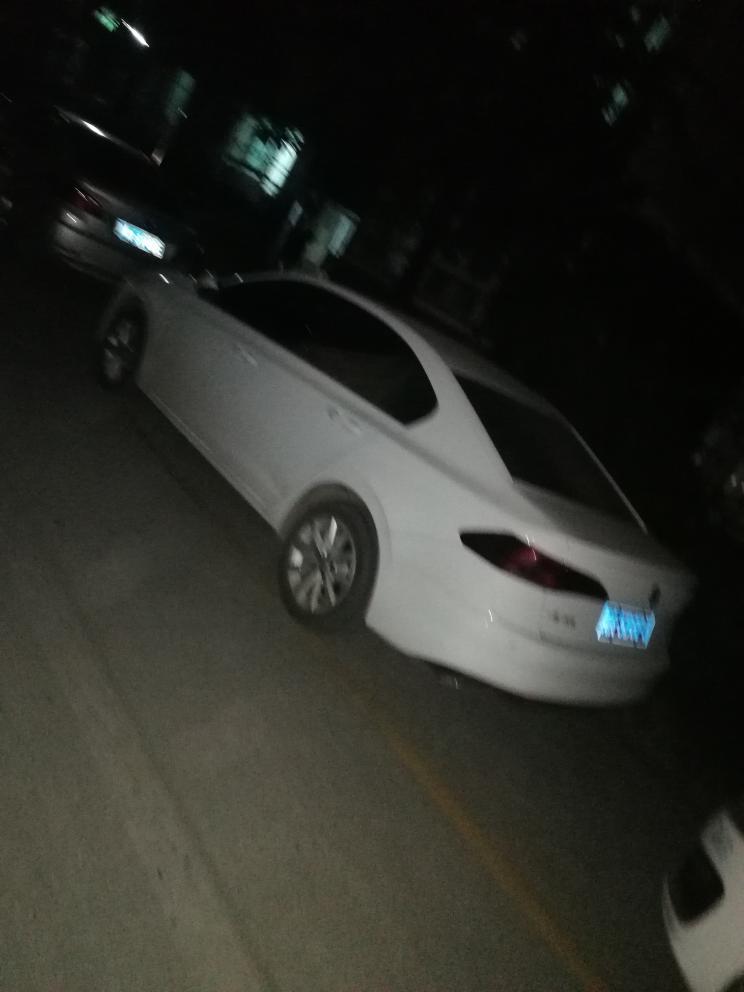 大众宝来 各位车友，你们轮胎胎压都是多少啊，还有方向盘重不重?感觉方向盘变重了怎么回事?