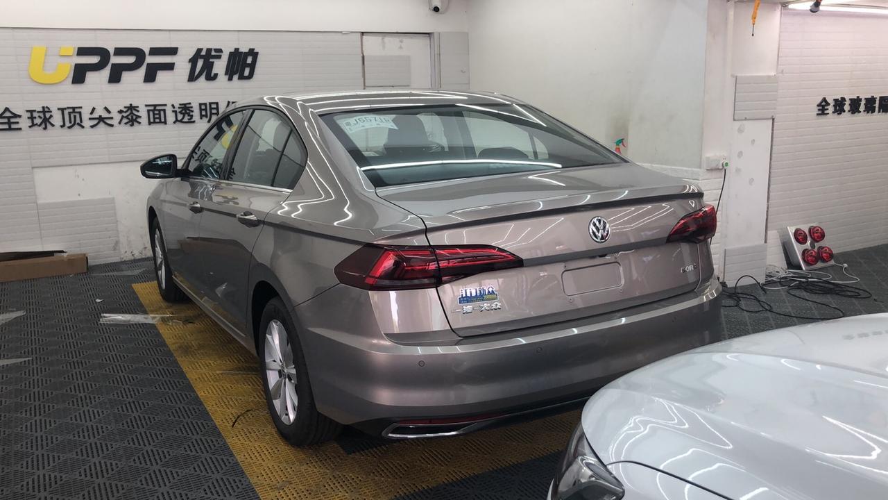 大众宝来 我的自动舒适版，落地11.55万带1499的双险，听说这个价格真的是底价了？保险是全险，第三者100万，精品很