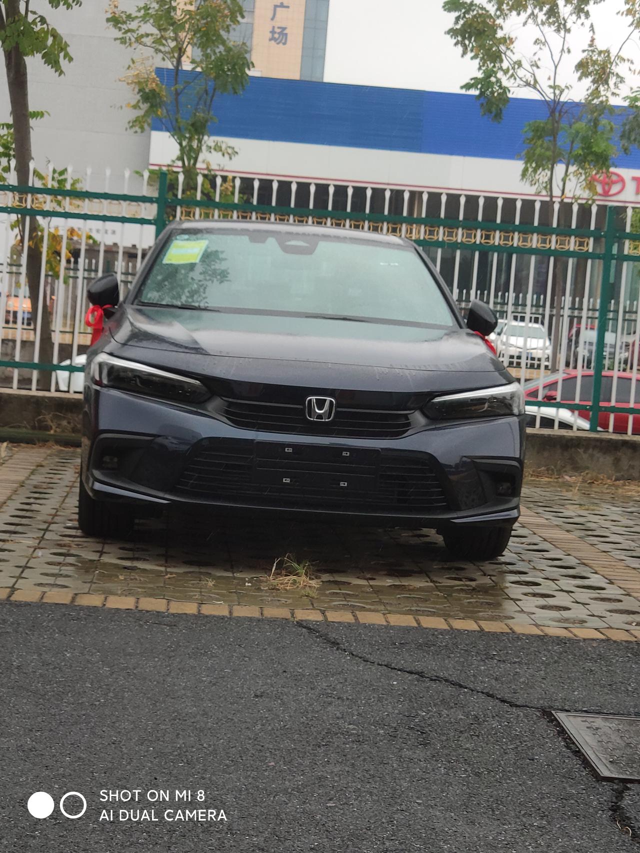 本田思域 燃动提车了，没想到竟然没有钥匙一键升降车窗功能，熄火了发现车窗没关，用钥匙长按竟然没有一键升降车窗功能，必须重