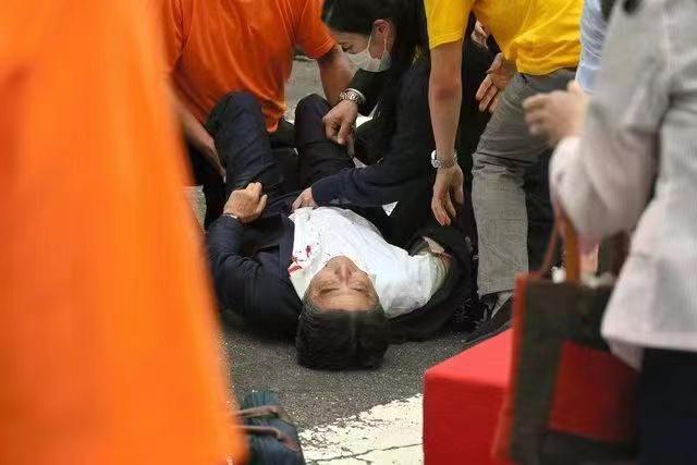 奔驰C级 问一下各位彦祖亦菲C260L原厂音响和皓夜的柏林比起来听感差距大吗？销售告诉我目前没法提供选装，即运动版无法选