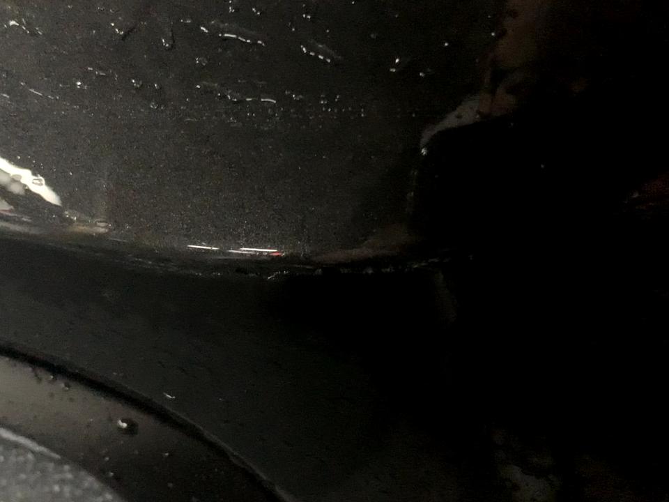 大众宝来 朋友们 新车前面小蹭了一下，这样子需要去补漆什么的么