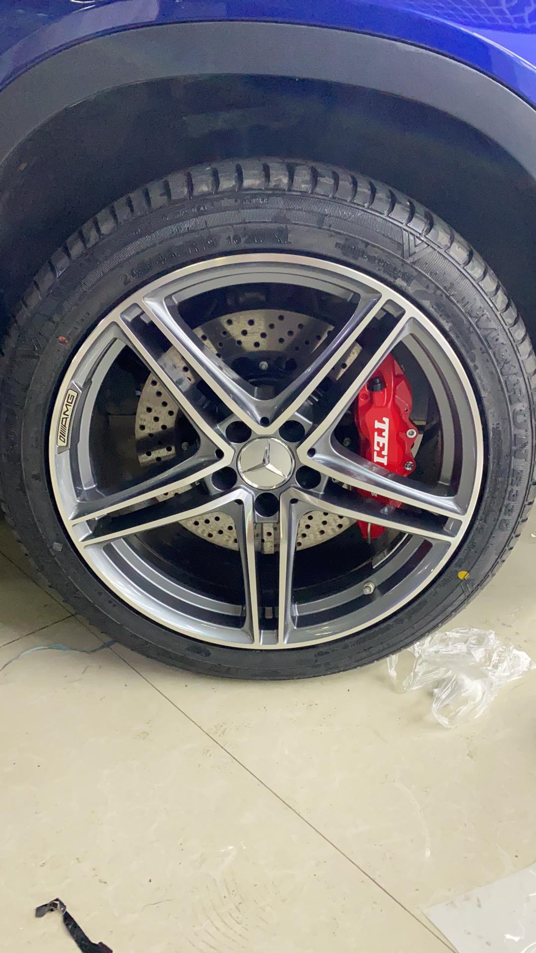 奔驰GLA 原厂的235 50 R18现在改了245 45 R19违法吗？各位大神