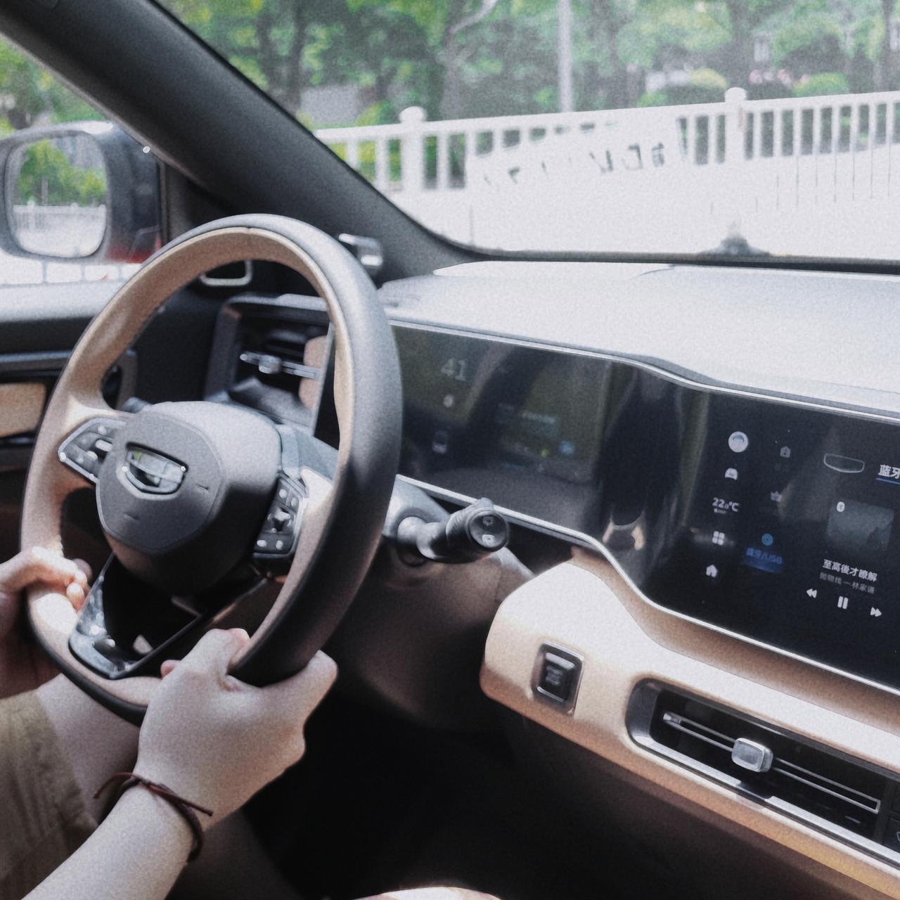 吉利吉利ICON 各位朋友，请问下Icon巧克力能用carplay盒子吗？稳定吗？