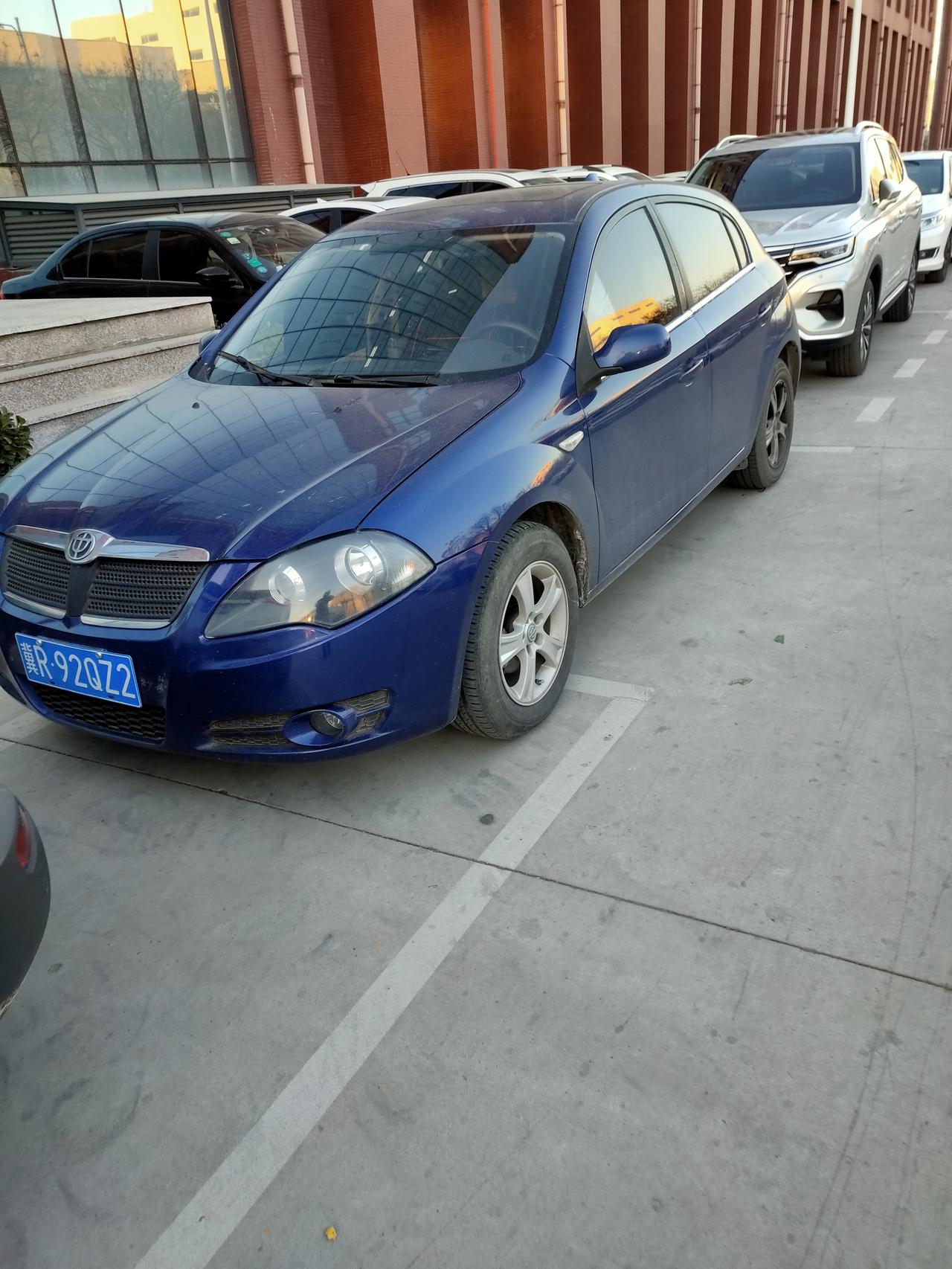 金旅海狮 这是什么车 怎么没有见过呢 ？多少钱落地贵不贵 ？