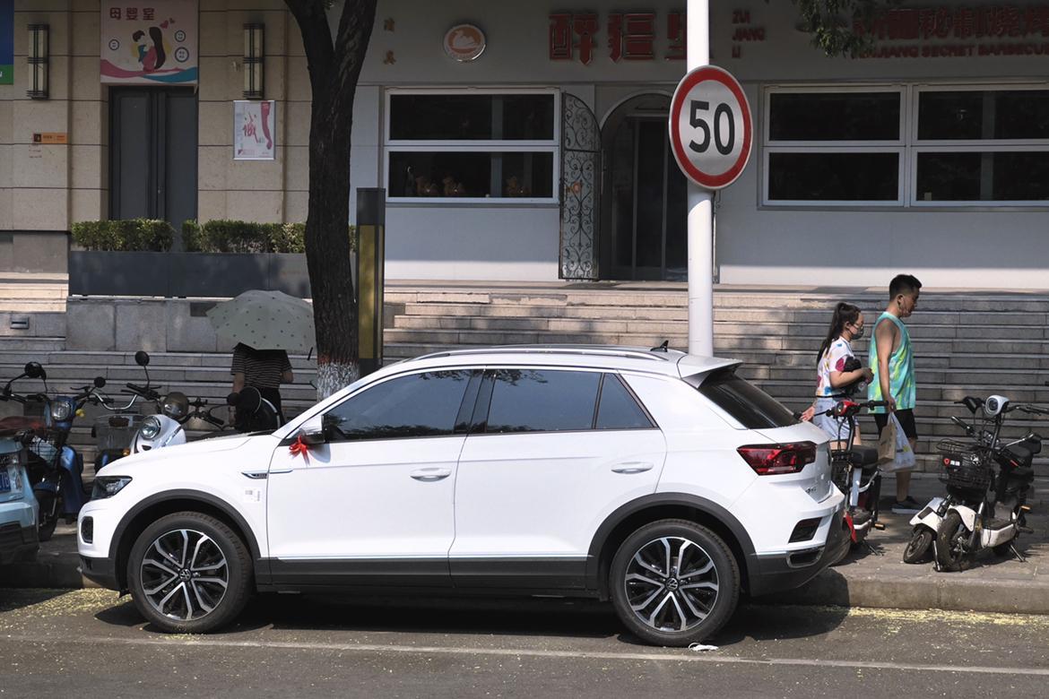 大众T-ROC探歌 大家好，本人想买探歌中配舒享版，裸车是134000，综合服务费2600，保险费5000，购置税600