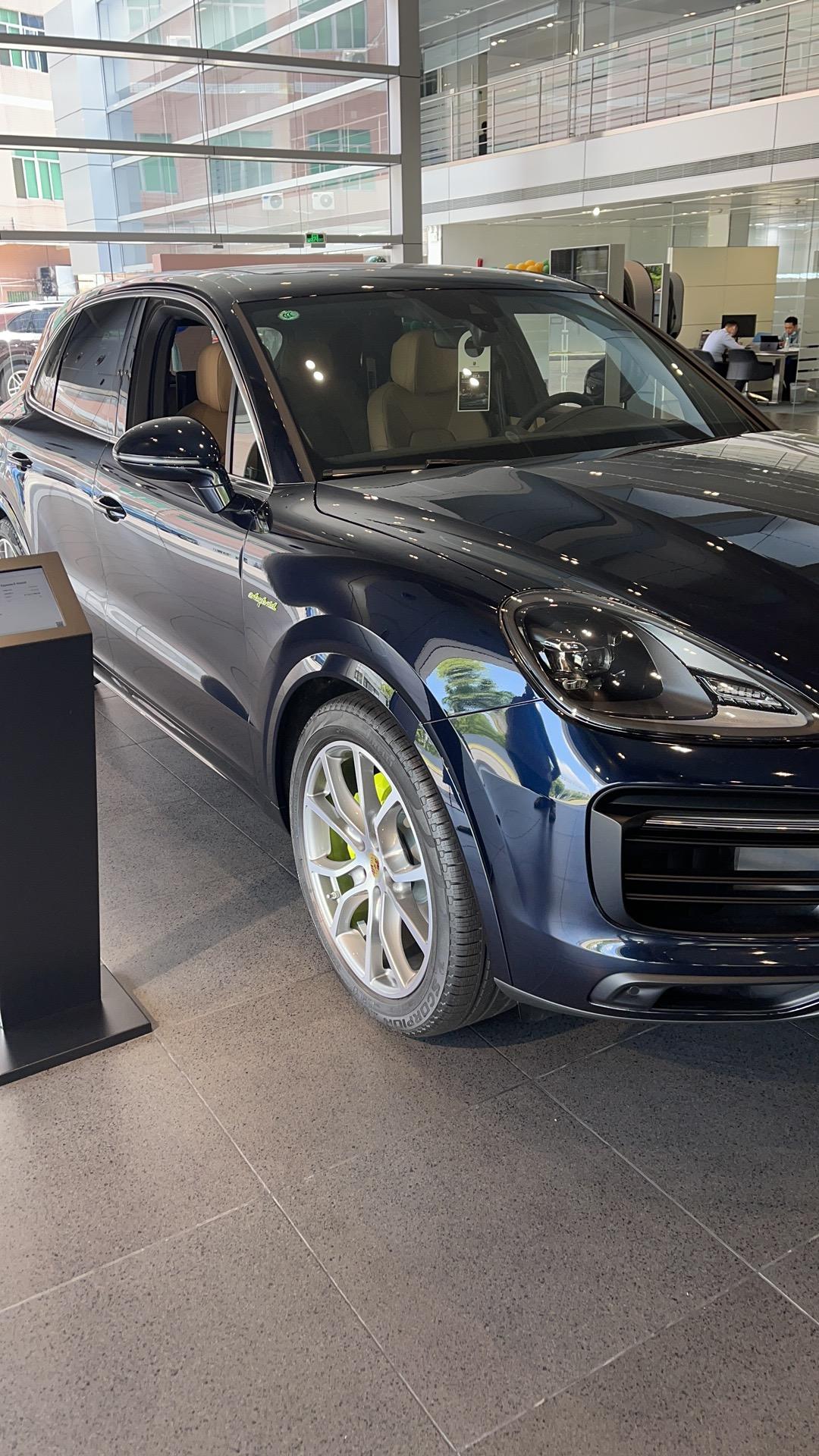 保时捷Cayenne E-Hybrid 哪位车衣已经提卡宴混动铂金版的？请问是真的免税吗？谢谢