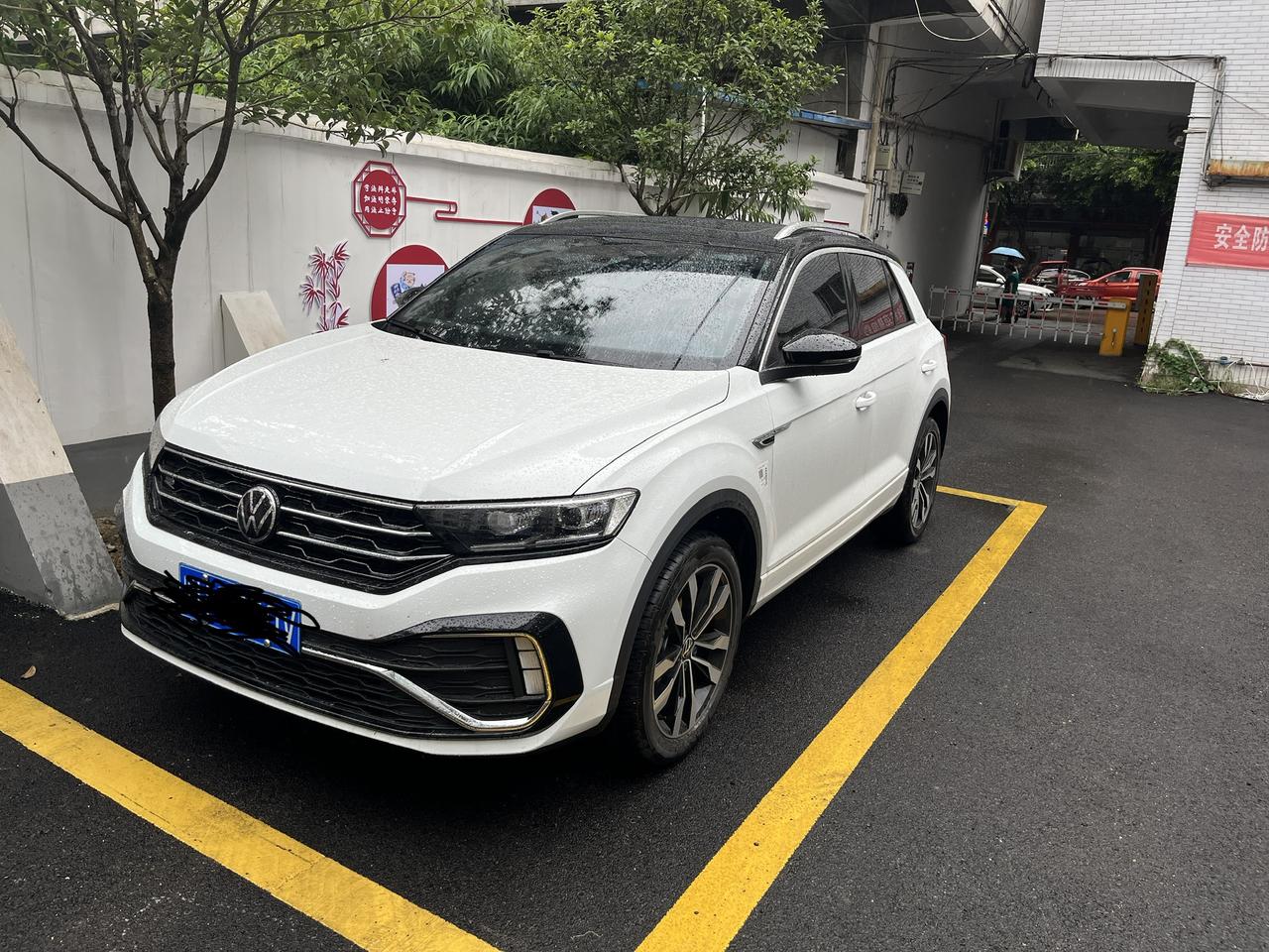大众T-ROC探歌 朋友们，儿童座椅借口是松动的吗？很容易掉出来啊？