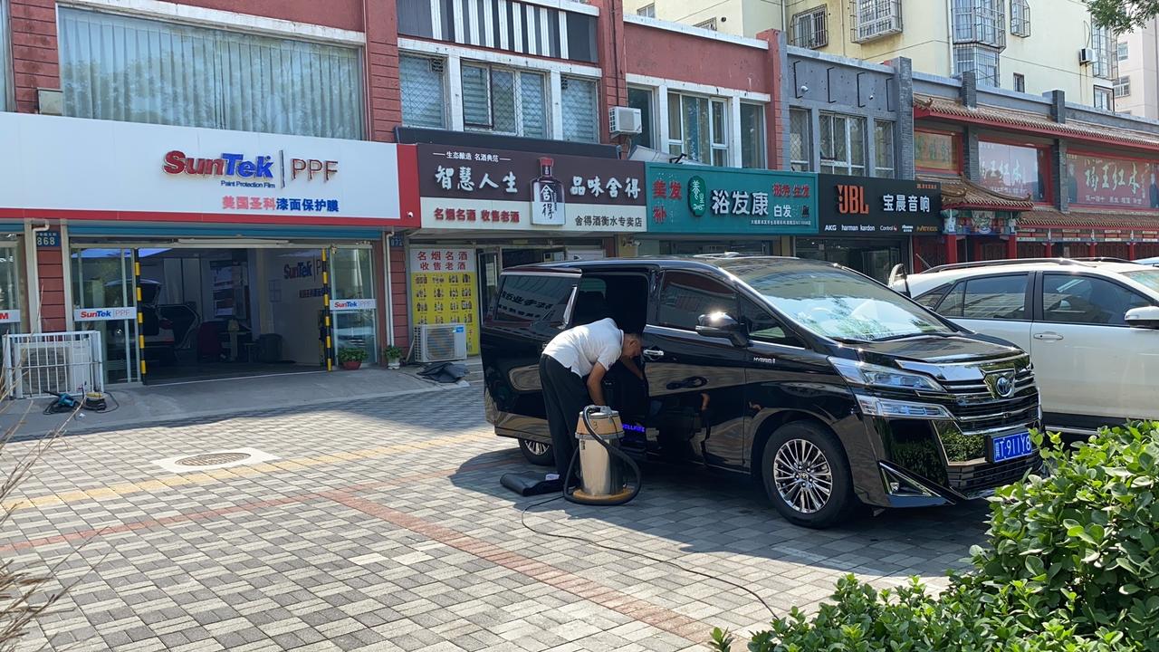 我的2.5混动的威尔法油耗10个正常吗？大家的都是多少呀？我总在市区跑